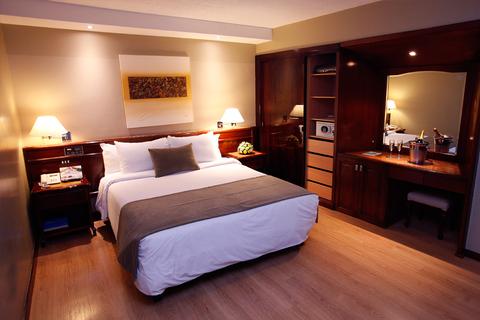 Hotel Reina Isabel Ecuador